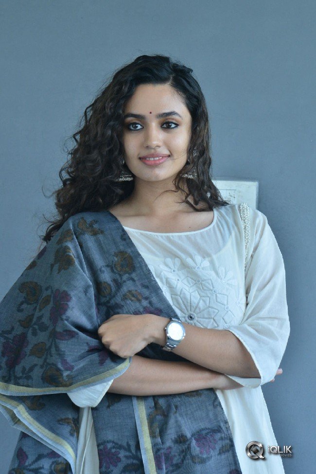 Malavika-Nair-New-Stills